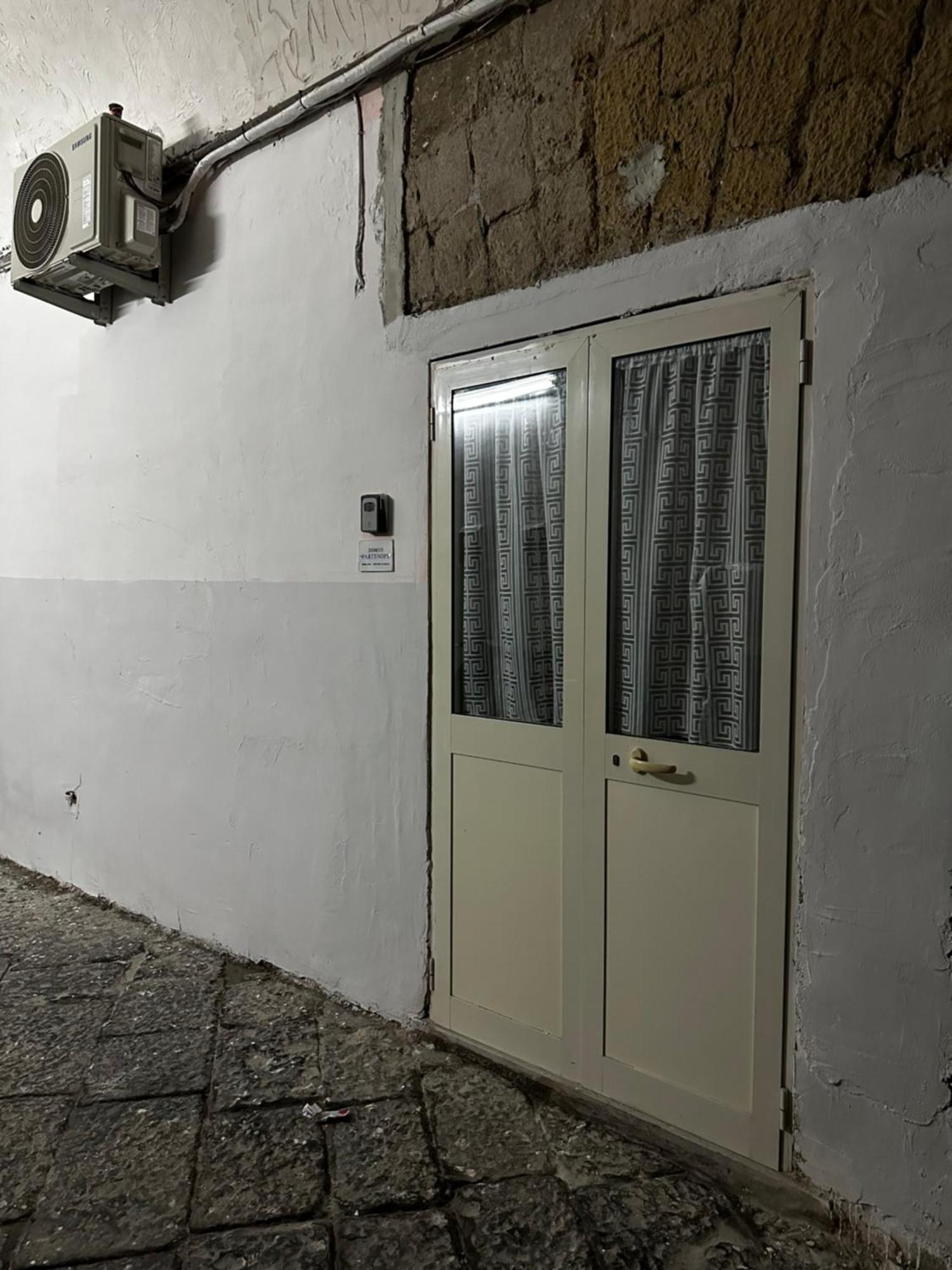 Domus Partenope Centro Storico Casa vacanze